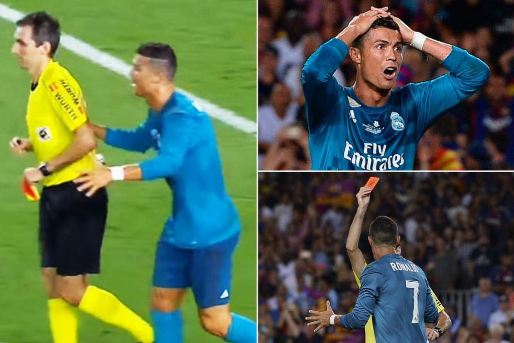 Ronaldo mendapat sanksi karena mendorong wasit